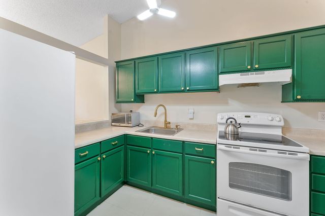 3648 NW 83rd Lane, Sunrise, FL 33351