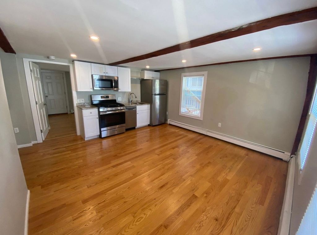 80 Cabot St 4, Beverly, MA 01915