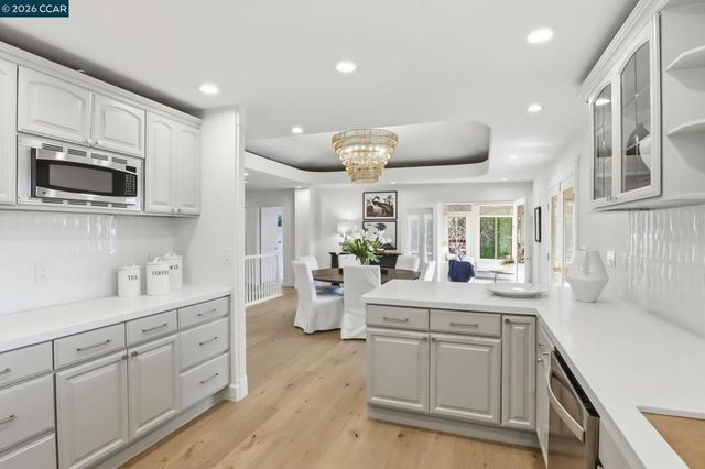 128 Diablo View Dr, Orinda, CA 94563