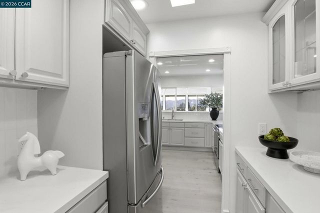 128 Diablo View Dr, Orinda, CA 94563