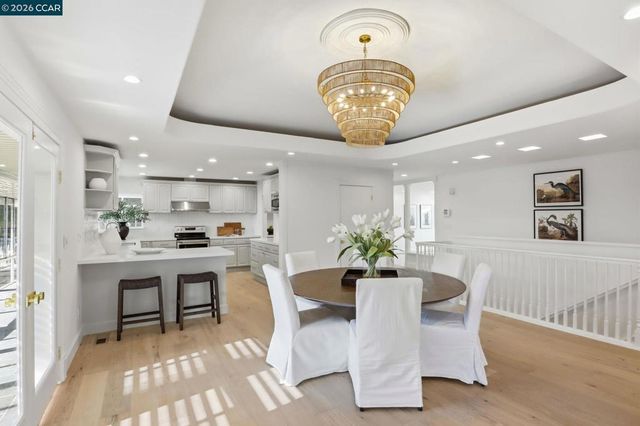 128 Diablo View Dr, Orinda, CA 94563