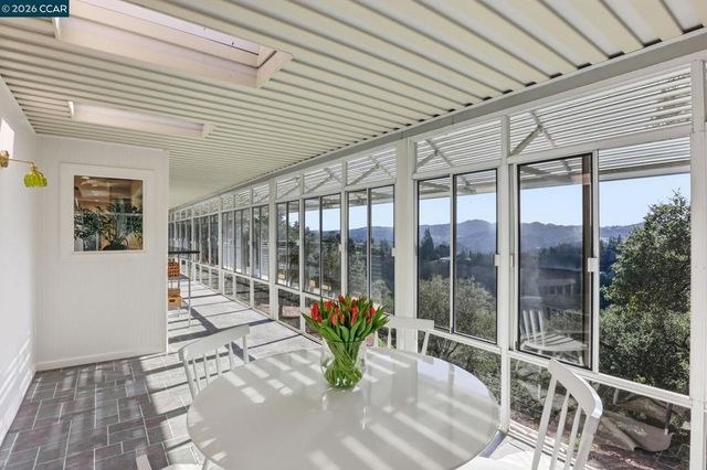 128 Diablo View Dr, Orinda, CA 94563