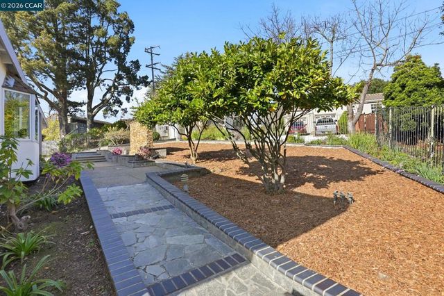 128 Diablo View Dr, Orinda, CA 94563