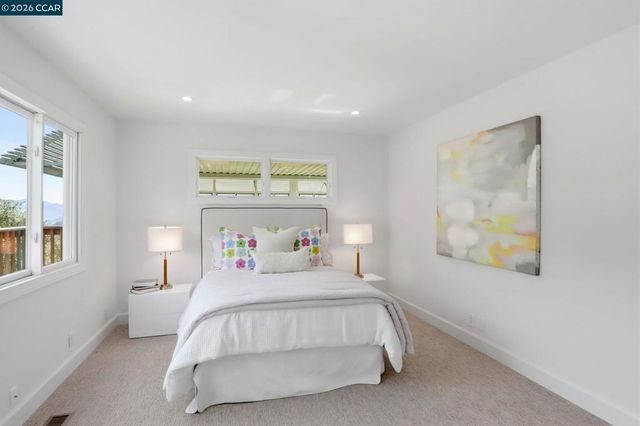 128 Diablo View Dr, Orinda, CA 94563