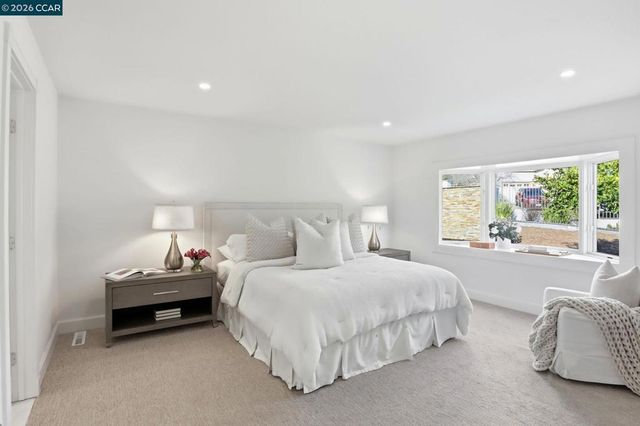 128 Diablo View Dr, Orinda, CA 94563