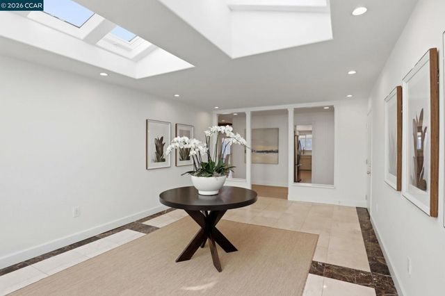 128 Diablo View Dr, Orinda, CA 94563