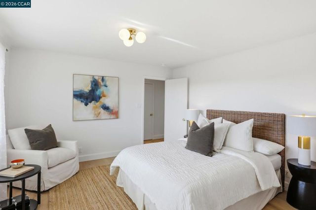 128 Diablo View Dr, Orinda, CA 94563