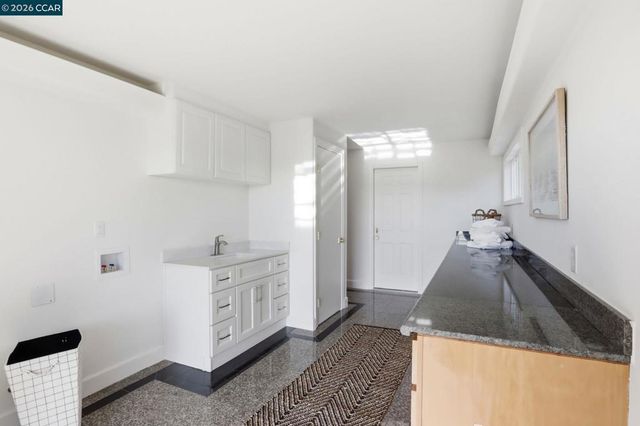 128 Diablo View Dr, Orinda, CA 94563