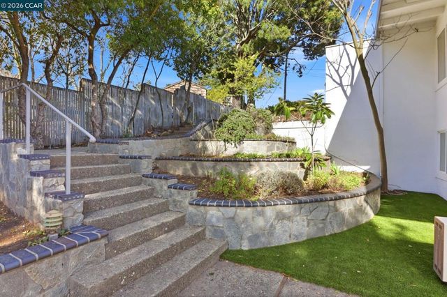 128 Diablo View Dr, Orinda, CA 94563