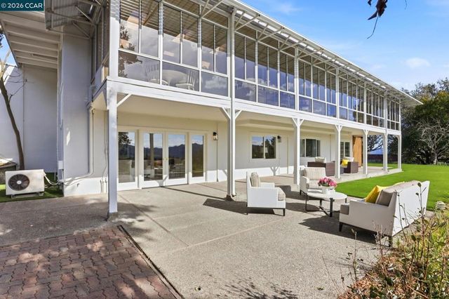128 Diablo View Dr, Orinda, CA 94563