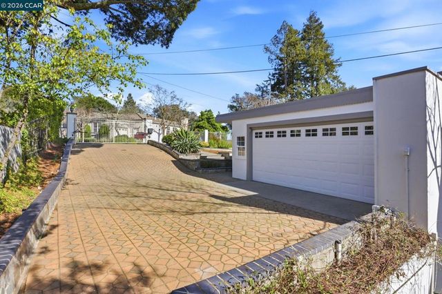 128 Diablo View Dr, Orinda, CA 94563