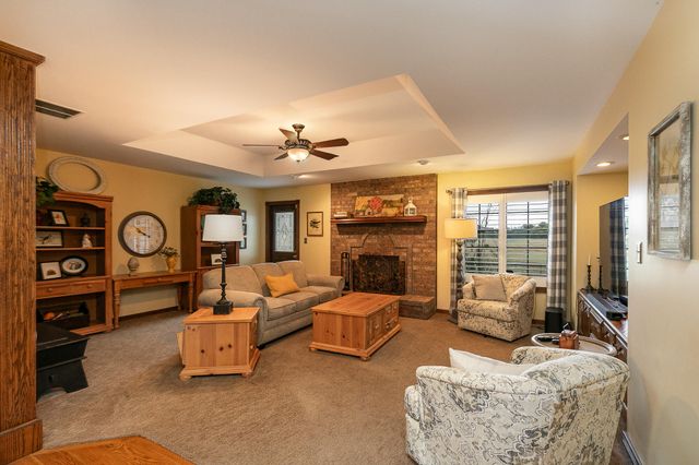 4181 E Farm Road 164, Springfield, MO 65809