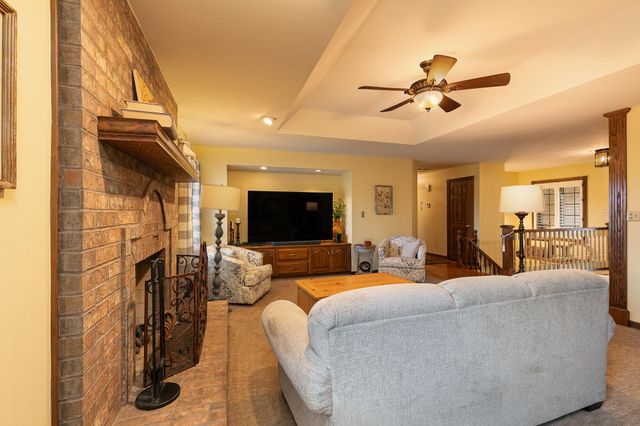 4181 E Farm Road 164, Springfield, MO 65809