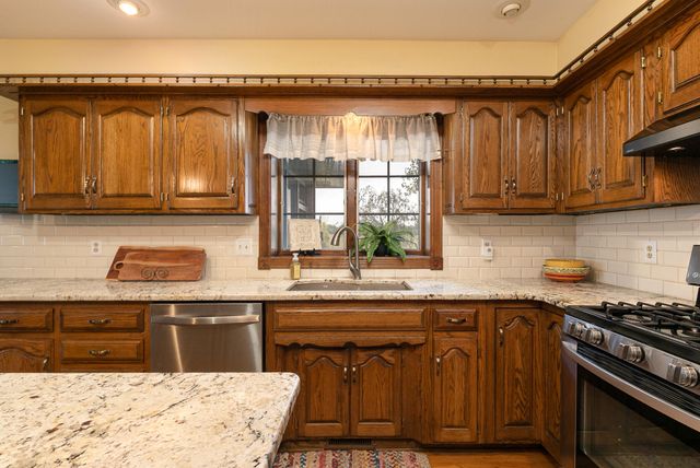 4181 E Farm Road 164, Springfield, MO 65809