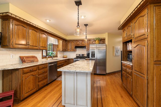 4181 E Farm Road 164, Springfield, MO 65809