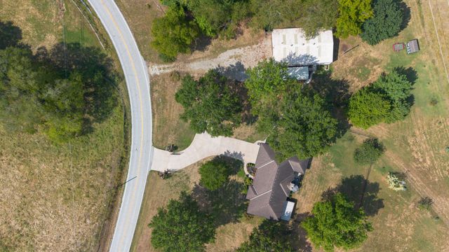 4181 E Farm Road 164, Springfield, MO 65809