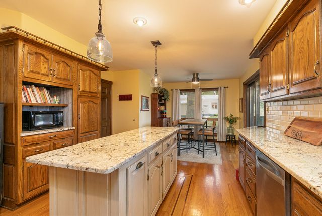 4181 E Farm Road 164, Springfield, MO 65809