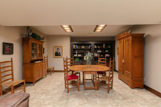 4181 E Farm Road 164, Springfield, MO 65809