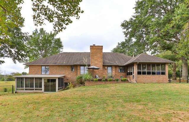 4181 E Farm Road 164, Springfield, MO 65809