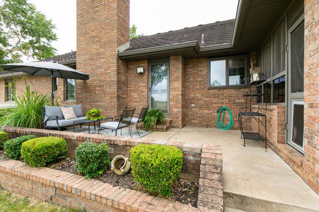 4181 E Farm Road 164, Springfield, MO 65809