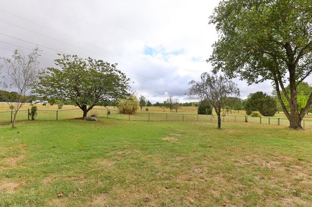 4181 E Farm Road 164, Springfield, MO 65809