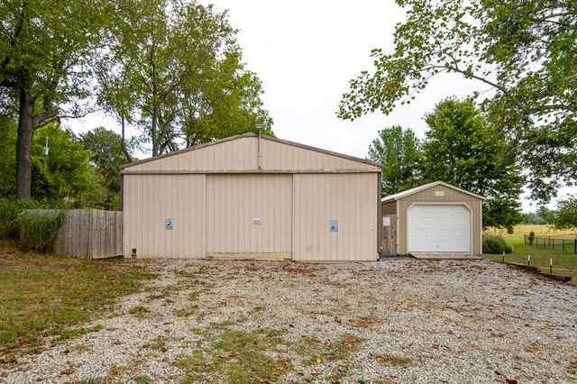 4181 E Farm Road 164, Springfield, MO 65809