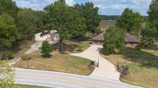 4181 E Farm Road 164, Springfield, MO 65809