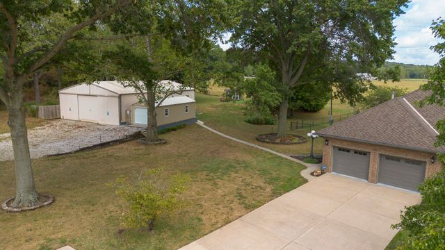 4181 E Farm Road 164, Springfield, MO 65809