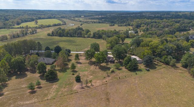4181 E Farm Road 164, Springfield, MO 65809