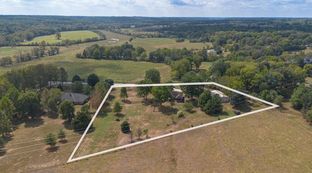 4181 E Farm Road 164, Springfield, MO 65809