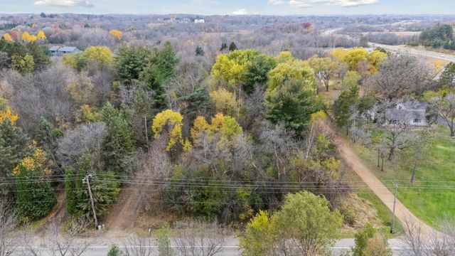 285 B N Old Crystal Bay Road, Orono, MN 55356