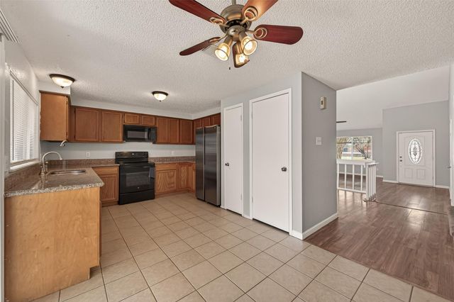 1806 Foxlake Dr, Houston, TX 77084