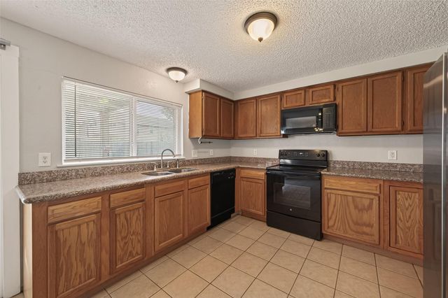 1806 Foxlake Dr, Houston, TX 77084