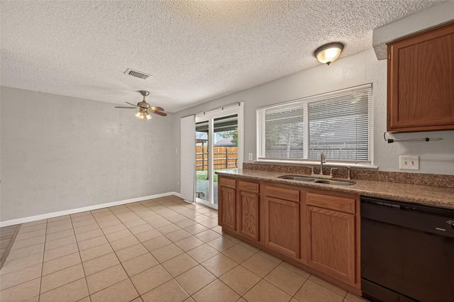 1806 Foxlake Dr, Houston, TX 77084