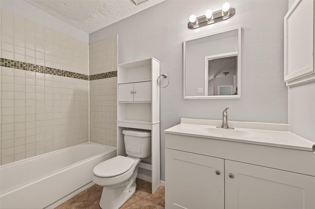 1806 Foxlake Dr, Houston, TX 77084