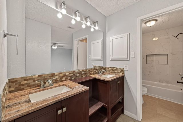 1806 Foxlake Dr, Houston, TX 77084