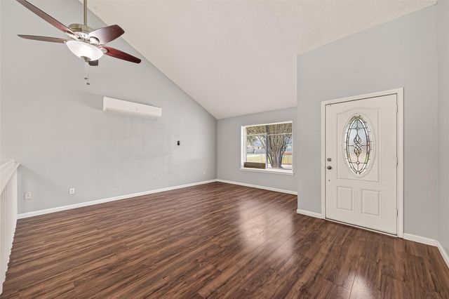 1806 Foxlake Dr, Houston, TX 77084