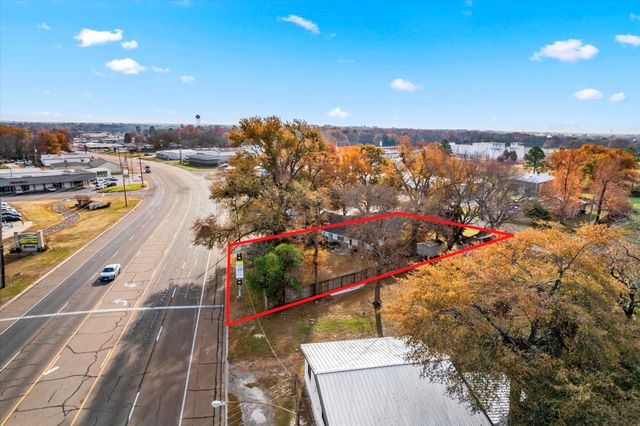 1702 W First Street, Mt Pleasant, TX 75455