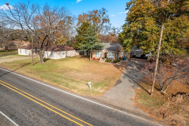 1702 W First Street, Mt Pleasant, TX 75455