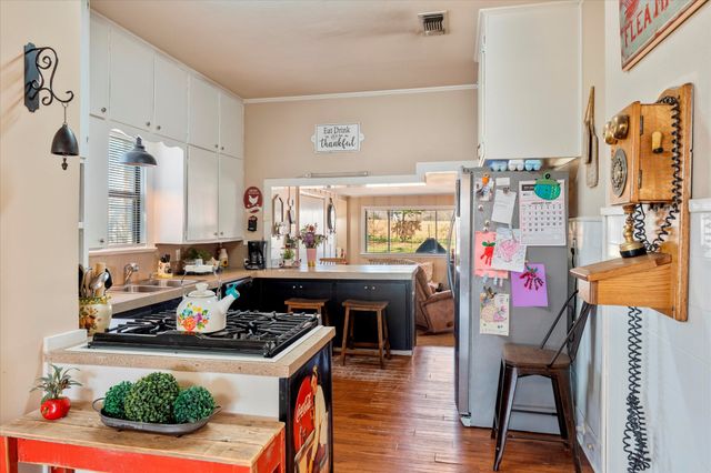 1702 W First Street, Mt Pleasant, TX 75455