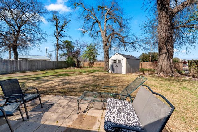 1702 W First Street, Mt Pleasant, TX 75455