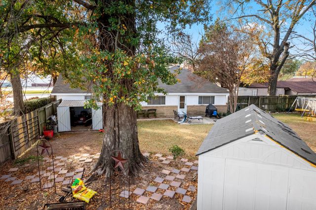 1702 W First Street, Mt Pleasant, TX 75455