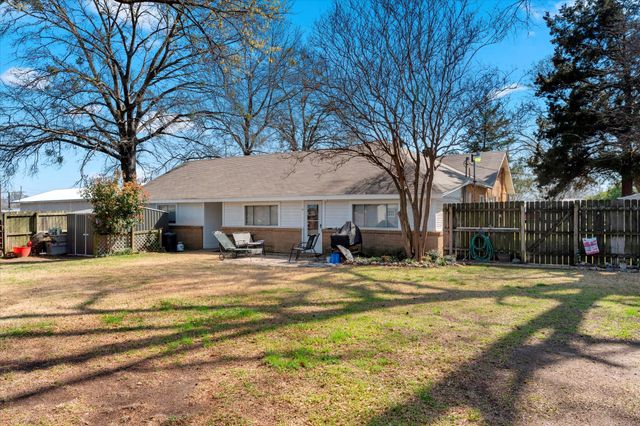 1702 W First Street, Mt Pleasant, TX 75455