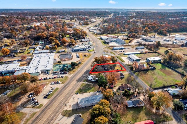 1702 W First Street, Mt Pleasant, TX 75455