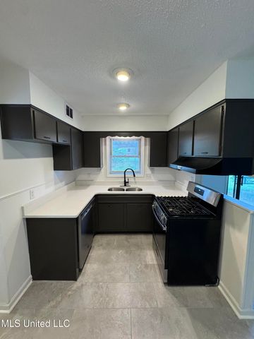 2283 Natchez Cove, Southaven, MS 38671