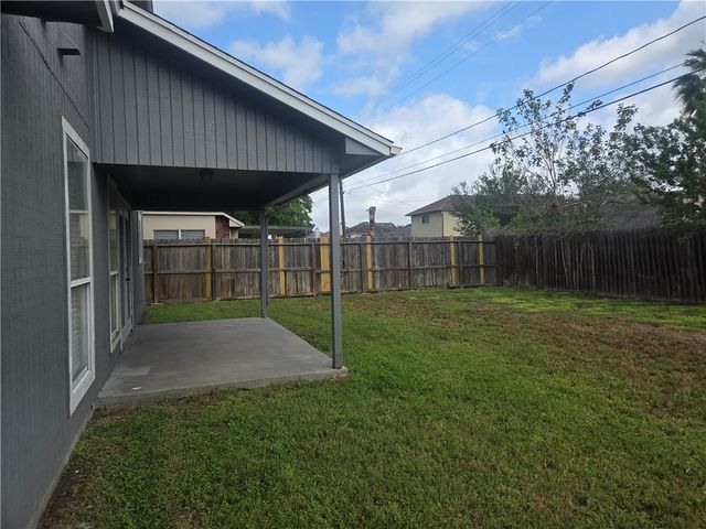 5218 Lethaby Dr, Corpus Christi, TX 78413