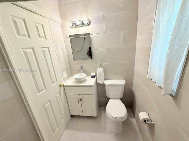 254 E Dania Beach Blvd 8, Dania Beach, FL 33004