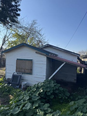 1512 N Pacific Avenue, Fresno, CA 93728