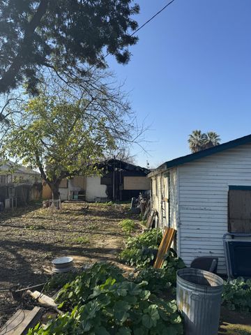 1512 N Pacific Avenue, Fresno, CA 93728