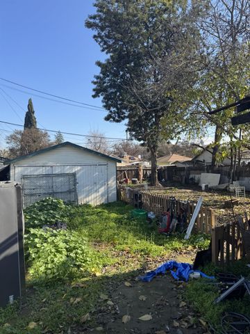 1512 N Pacific Avenue, Fresno, CA 93728